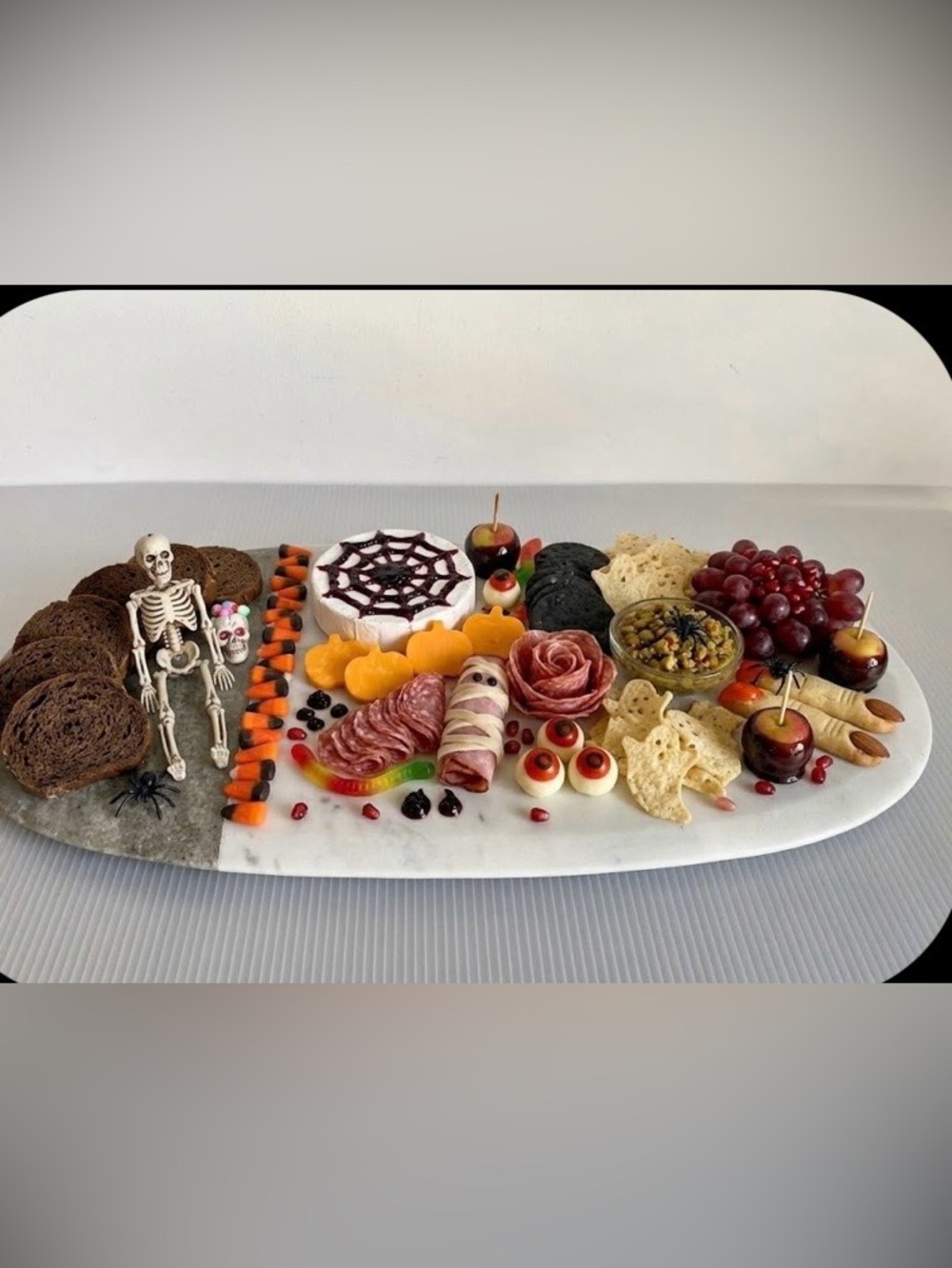 New Crate & Barrel Marble 2 tone Oval Serving Board - White/Gray Charcuterie